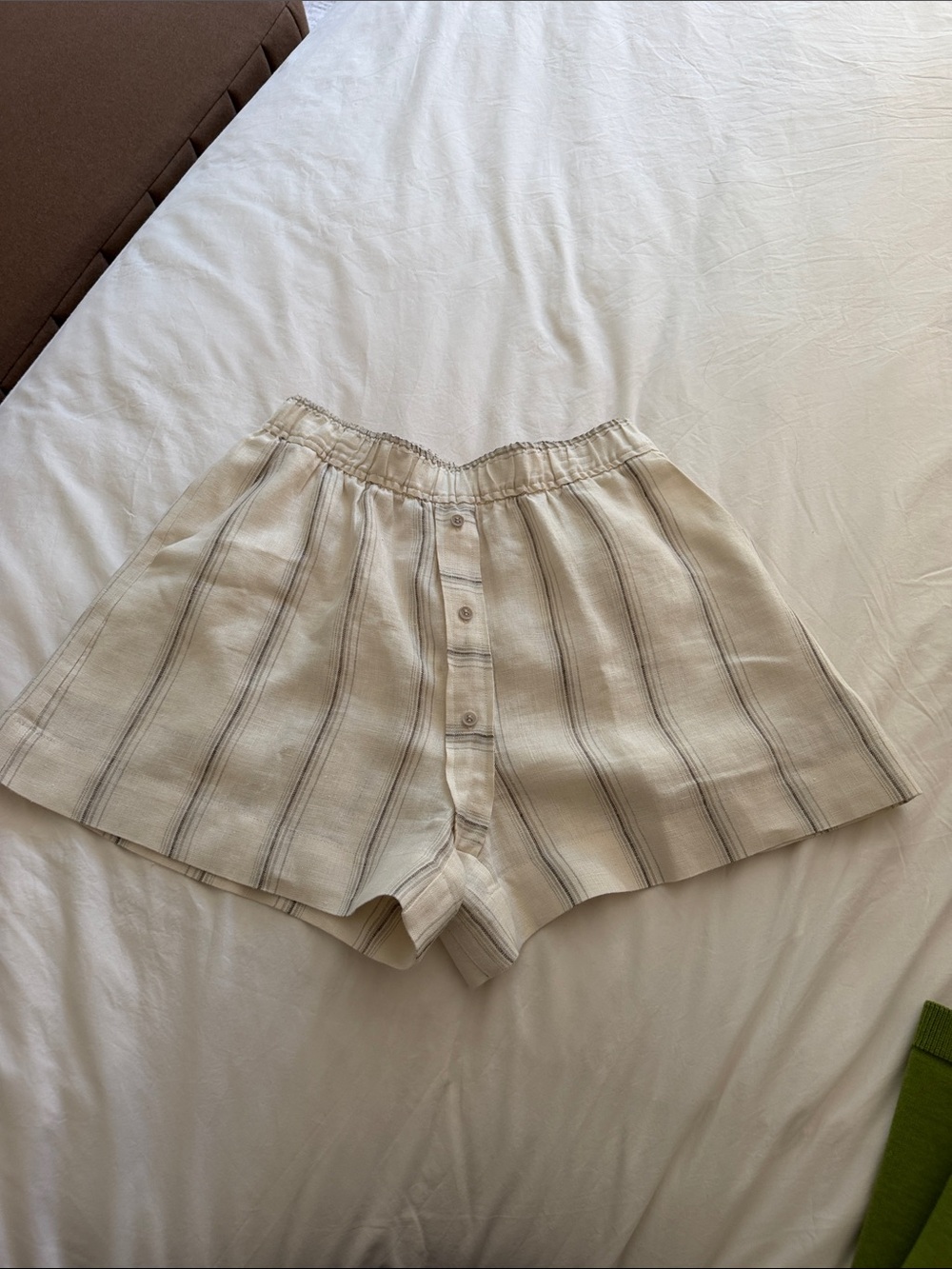 Reformation Cream Striped High-Waist Button-Front Shorts linen size Small